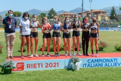 Giada Bernardi - quarta da sinistra-  podio Campionati italiani  allievi - 400m, Rieti  2021, foto © Grillotti FIDAL