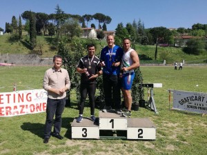 Il podo del lancio del Martello maschile premiato dall'assessore allo sport Andrea Sbardellati